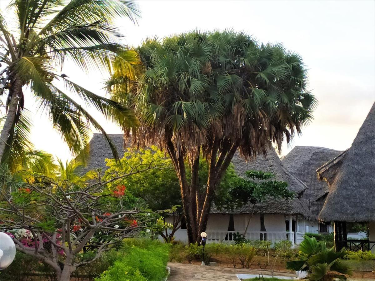 Karibuni Jeds Villas 85&86 Mambrui Exterior foto
