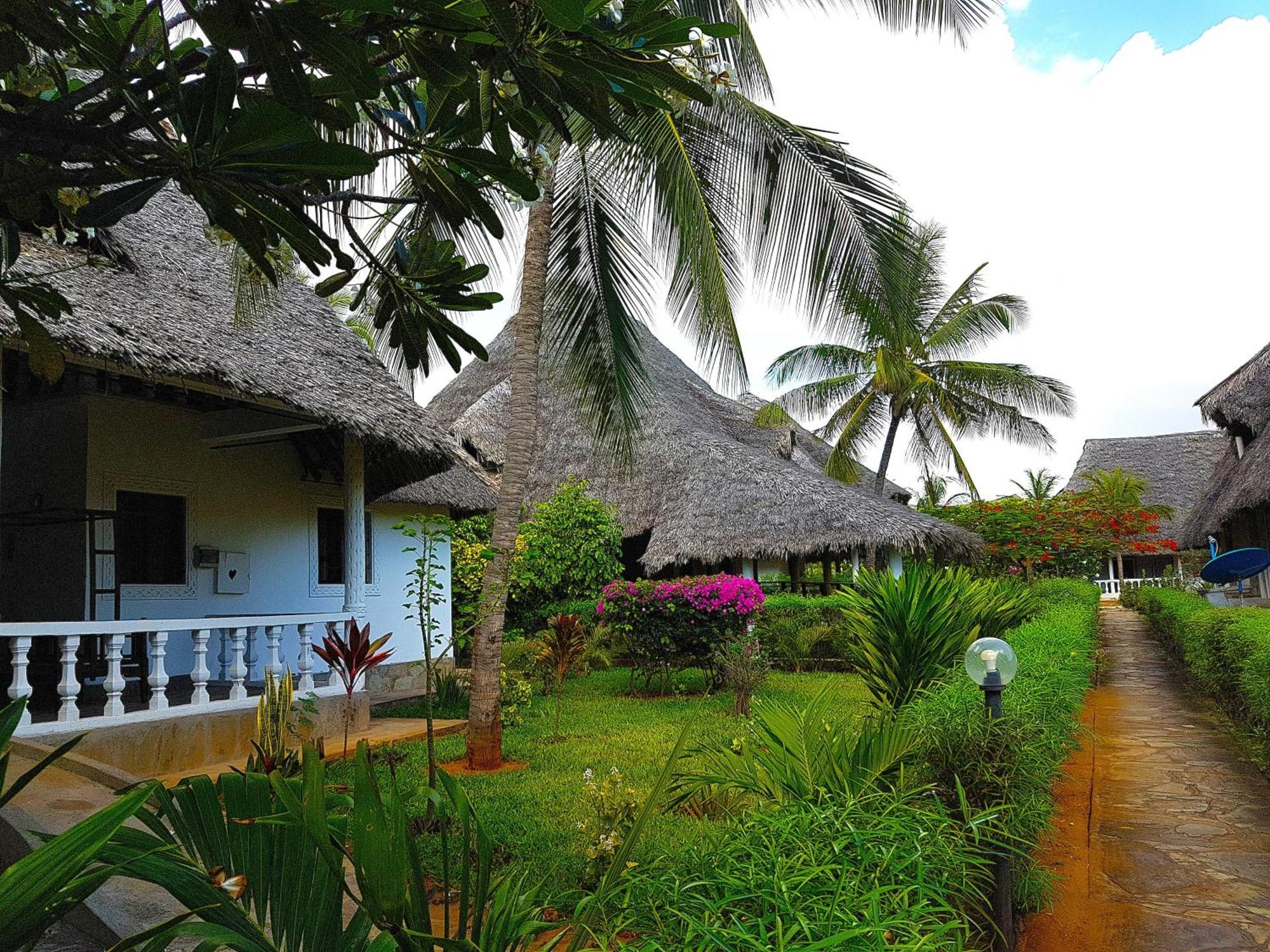 Karibuni Jeds Villas 85&86 Mambrui Exterior foto